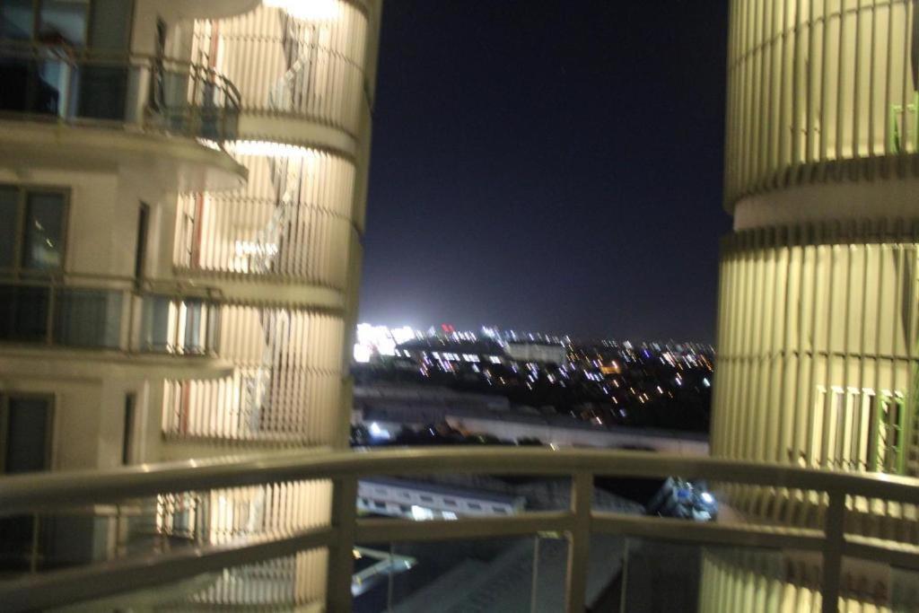 מנילה Azure Urban Resort A3 Near Airport Mall With Balcony Wavepool מראה חיצוני תמונה